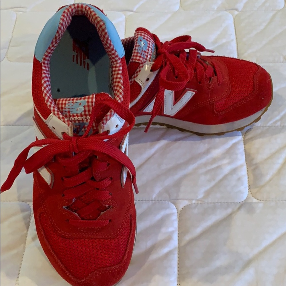 New balance tennis shoes - ladies
